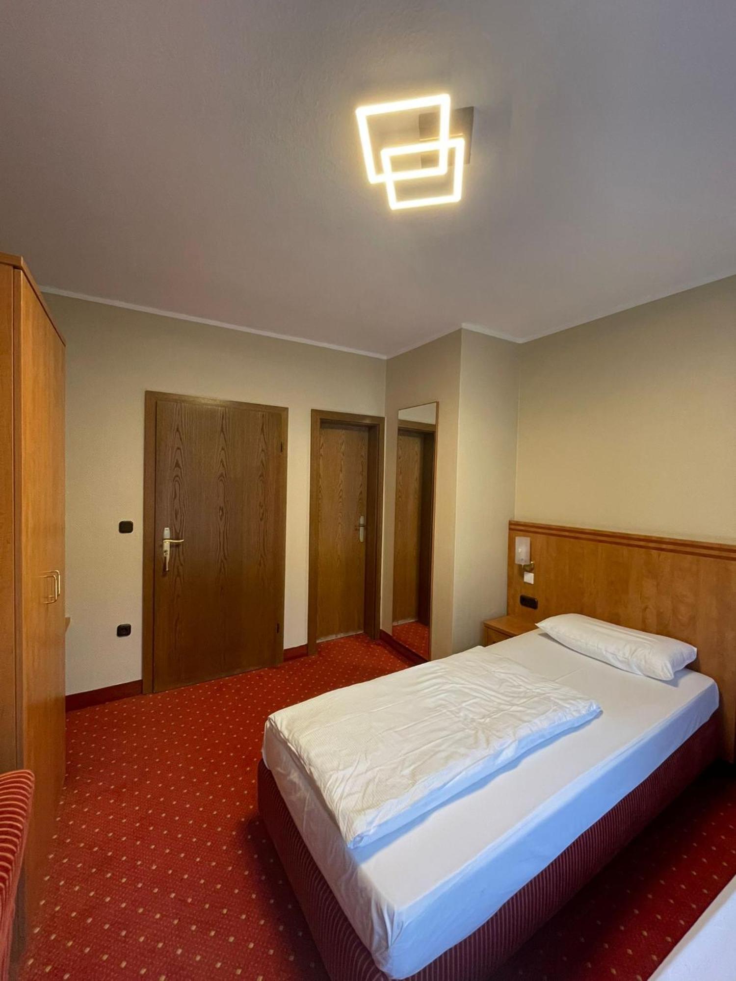Sun Hotel Ессен Екстер'єр фото