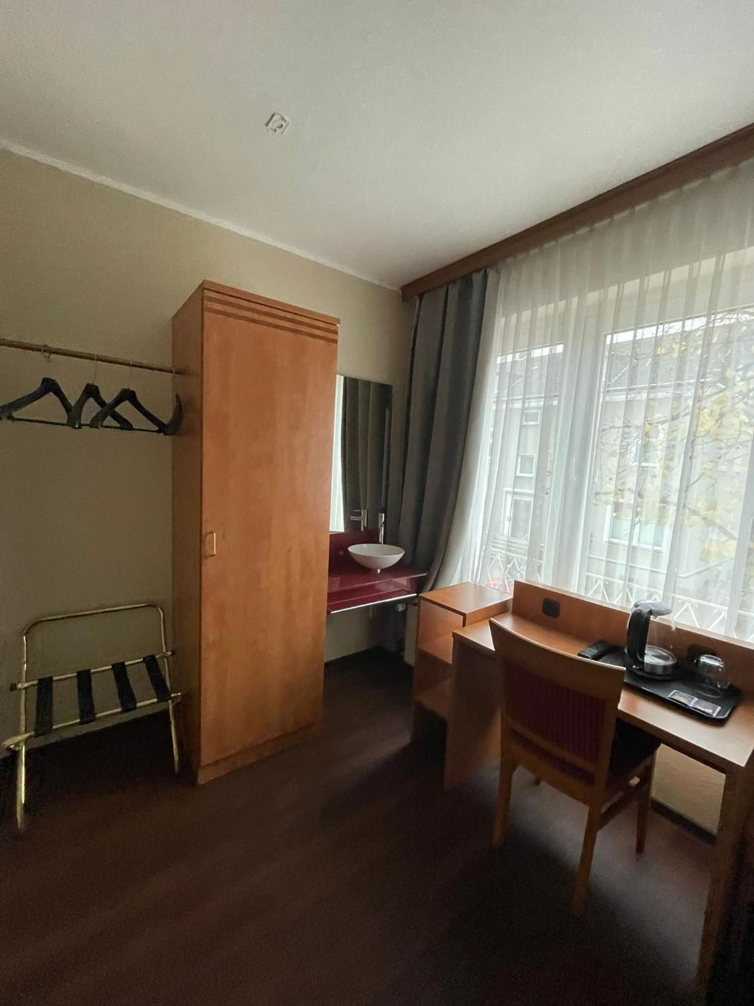 Sun Hotel Ессен Екстер'єр фото
