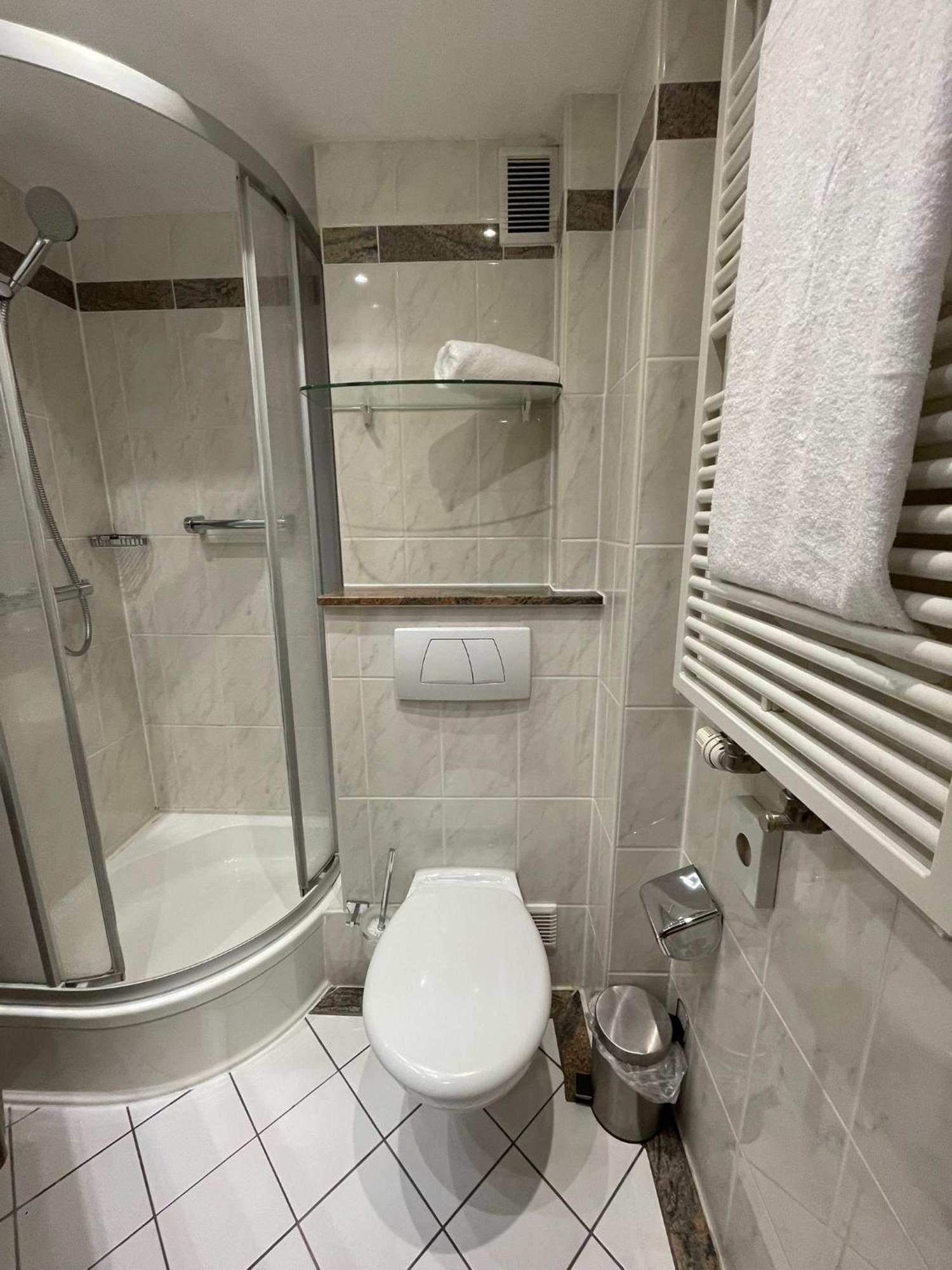 Sun Hotel Ессен Екстер'єр фото